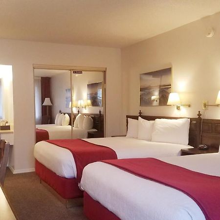 Sovana Inn メドフォード エクステリア 写真