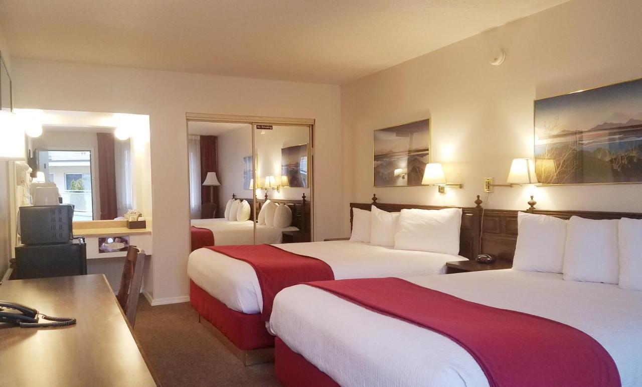 Sovana Inn メドフォード エクステリア 写真